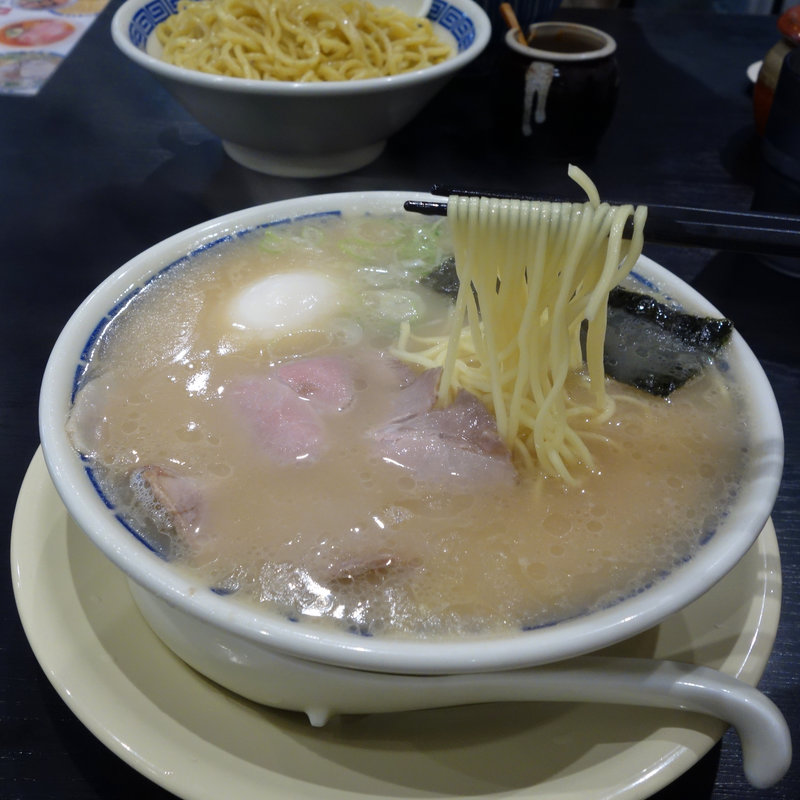 味玉豚骨ラーメン(中洲川端きりん)