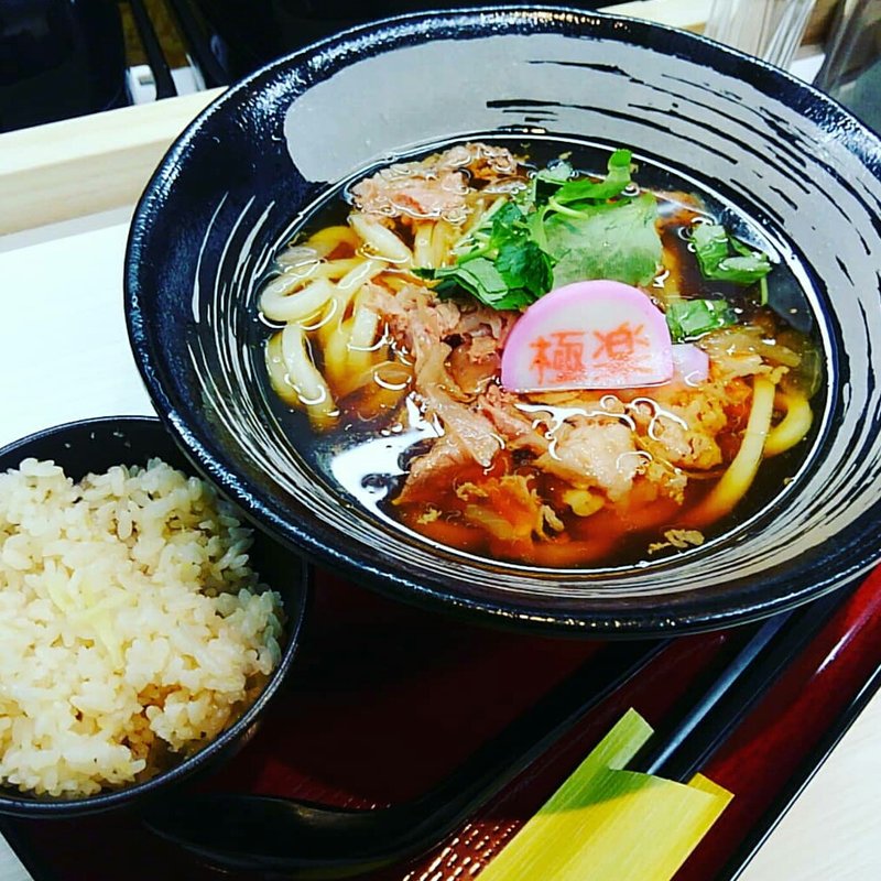 にんにく肉うどん普通盛り＋生姜ごはんセット(にんにく肉うどん まし屋)