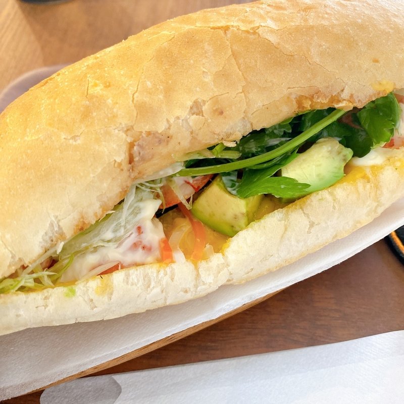 えびアボカドバインミー(バインミーシンチャオ 神戸店)