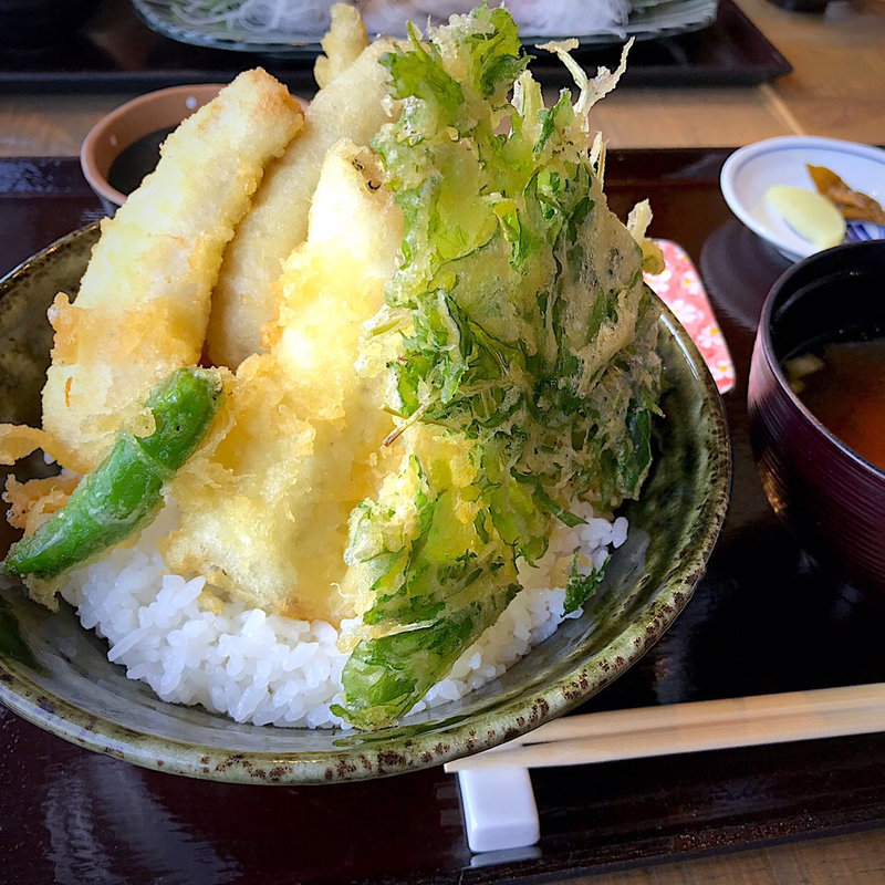 穴子天丼(島料理 友福丸)
