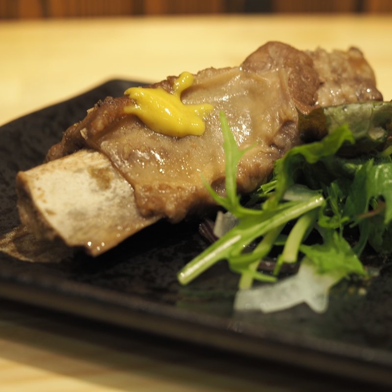 スペアリブとすね肉煮込み(天神酒場 木もと)