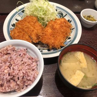 ロースかつ&チキンかつ定食(とんかつ 浜勝 西新宿店)