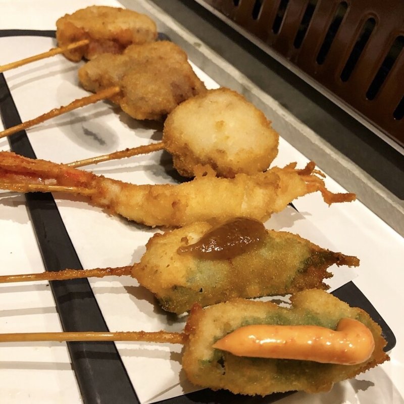 串カツ(浜焼ボーイと串カツガール)