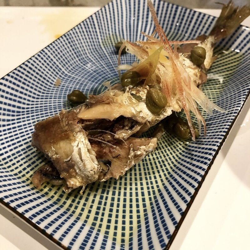 イワシのコンフィ(浜焼ボーイと串カツガール)