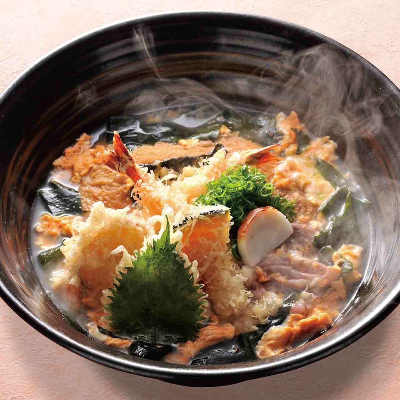 きつね、天扶良、肉、若布、玉子とじ つるとん三昧(つるとんたん 本町