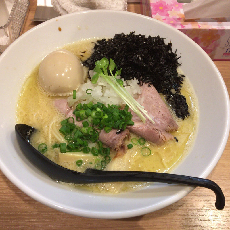 味玉鶏白湯 しょうゆ(らーめん よっちゃん(仮))