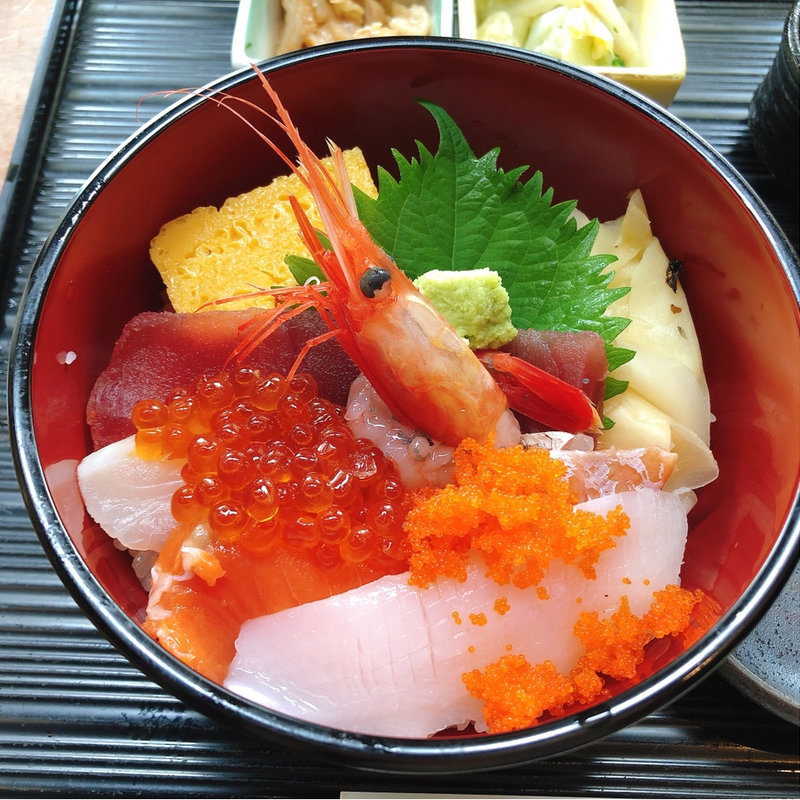 海鮮丼(魚沼釜蔵 ぽんしゅ館 )
