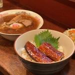 うな丼とラーメン定食(秋山食堂 )