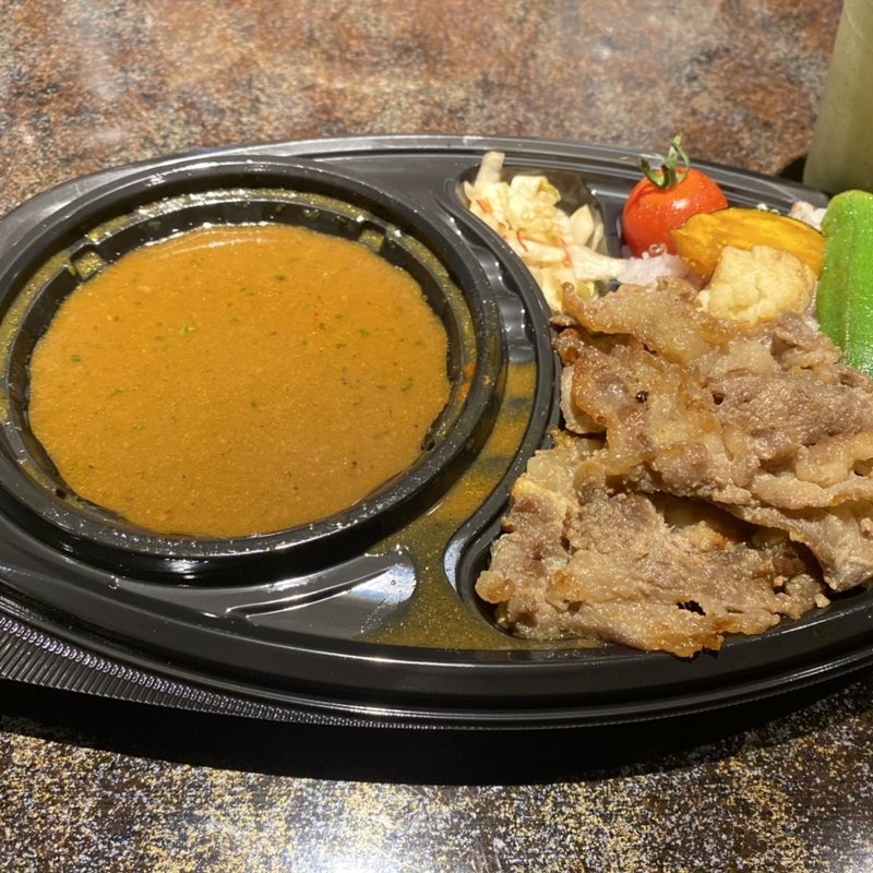 季節野菜の素揚げ4種と無添加カレー&グリーンスムージーセット(無添加カレー&スムージーFIKA中央区店)