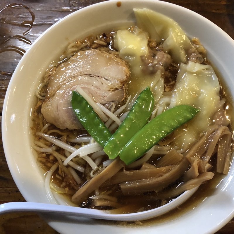 雲呑醤油ラーメン(かおたんラーメン えんとつ屋 南青山店)