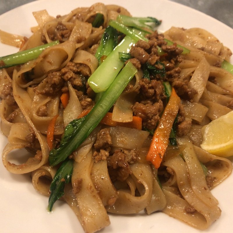 辛口太麺焼きビーフン(グリーンパッタイ ゲートシティ大崎店)