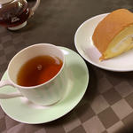 小山ロールに合う紅茶(パティシエ エス コヤマ)