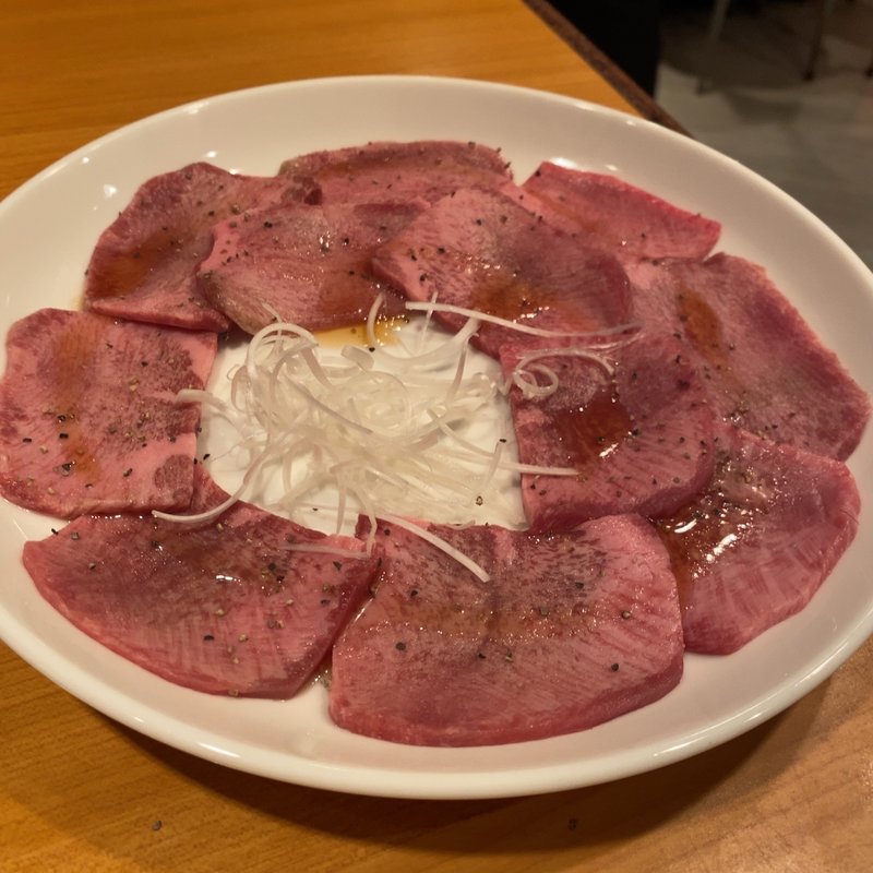 タン塩(焼肉 名門(メイモン)ホルモン)