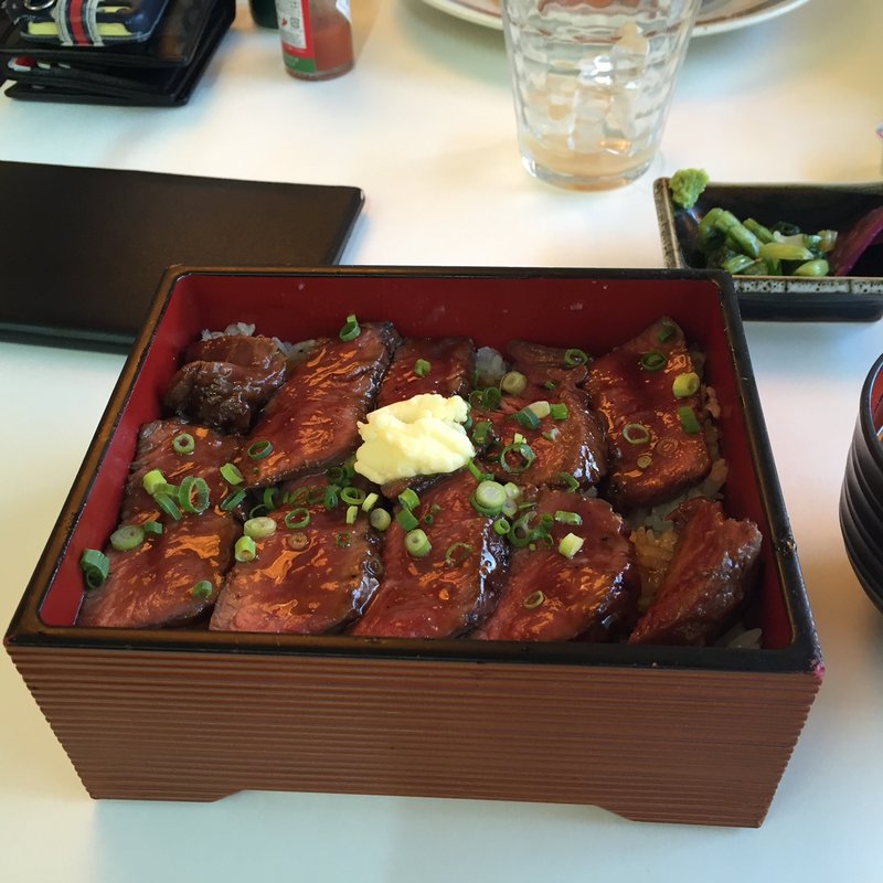 ビフテキ重(神南軒ルーフトップBBQビアガーデン)