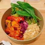 蒸し鶏とお豆のトマトソースもち麦サラダボウル(タニタカフェ　コレド室町店)