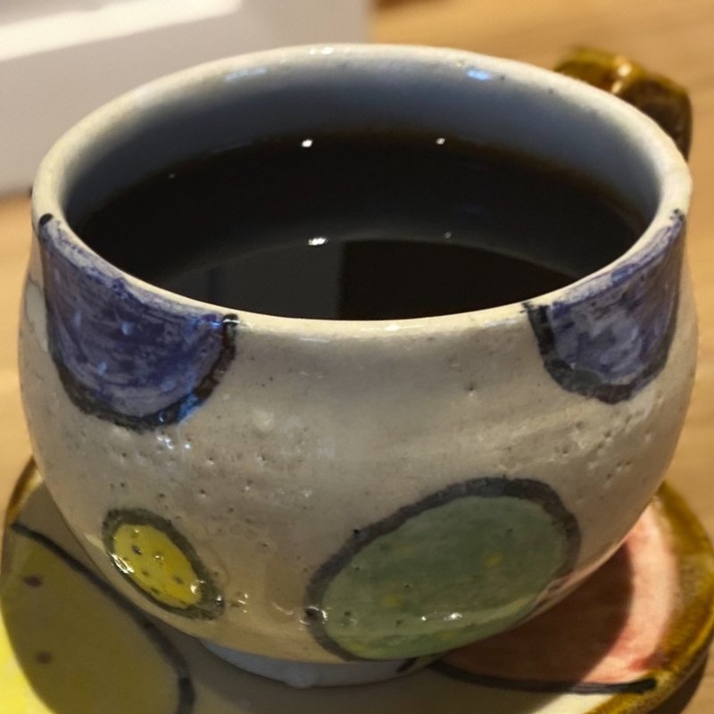 豊かな風味とほろ苦さをもつコーヒー(colorful coffee)