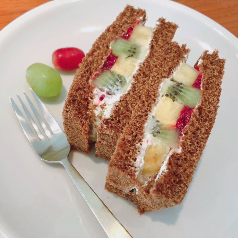 フルーツサンドイッチ(パーチコーヒー)