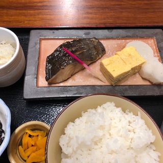 銀ダラ柚庵焼き（週替わり魚定食）(八丁堀 朋（ハッチョウボリ トモ）)