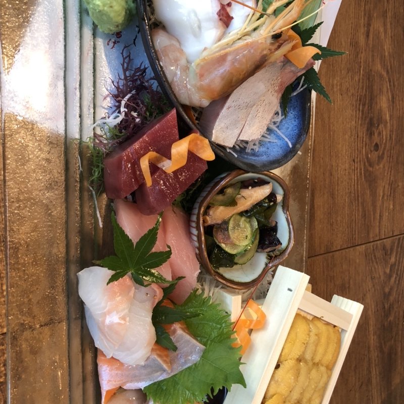 刺し盛り2人前+板ウニ(天海のろばた （てんかいのろばた）)