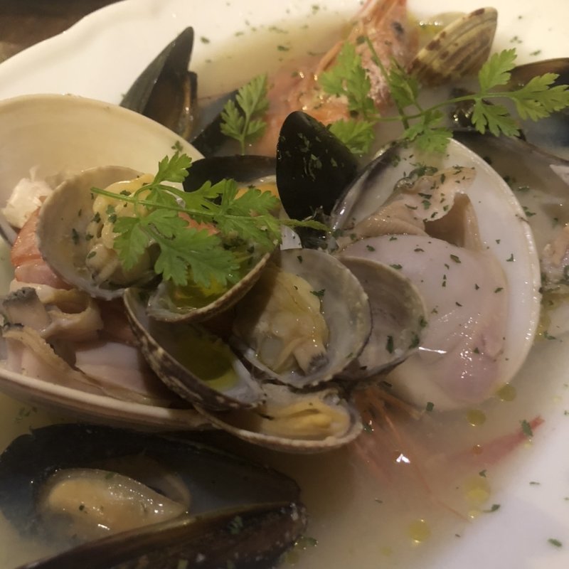 魚介の白ワイン煮(オリエンタルキッチン イタリアーナ)