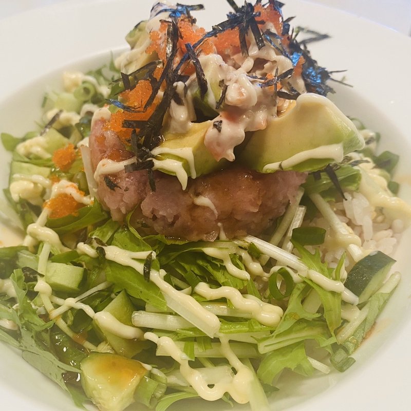 温泉玉子とアボカドのネギトロ丼(WIRED CAFE Dining Lounge アトレ五反田店)