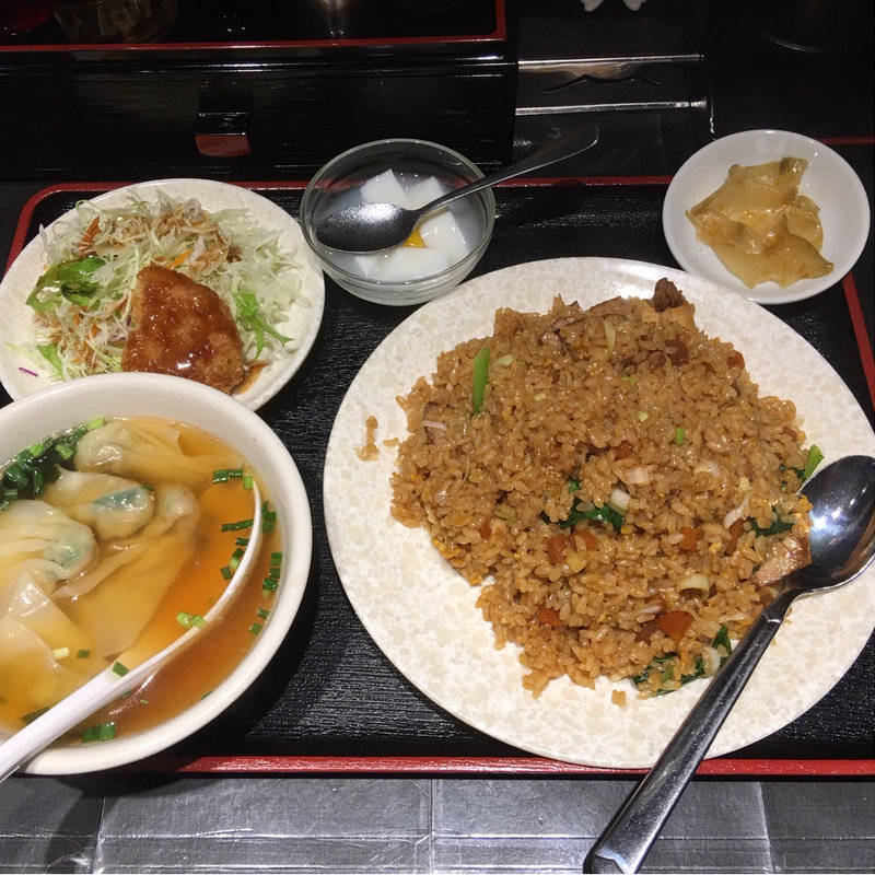 角煮炒飯　ワンタンスープ(東北餃子酒場 郡山店)