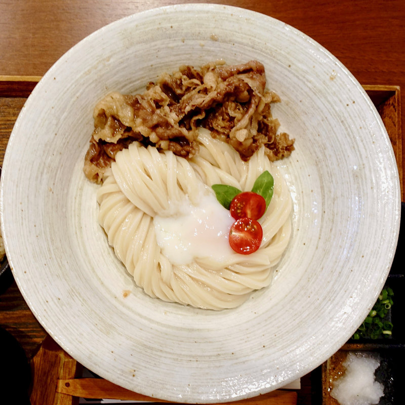 黒毛和牛肉温玉ぶっかけうどん(うどん大師空海)