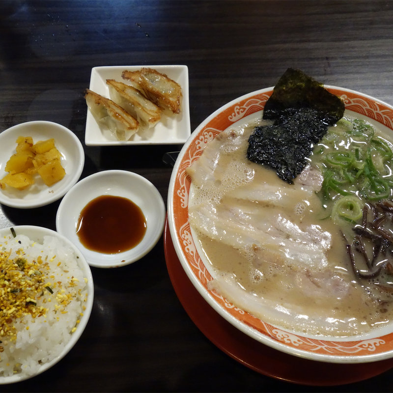 らーめんセット(呼び戻しとんこつ 光四郎)