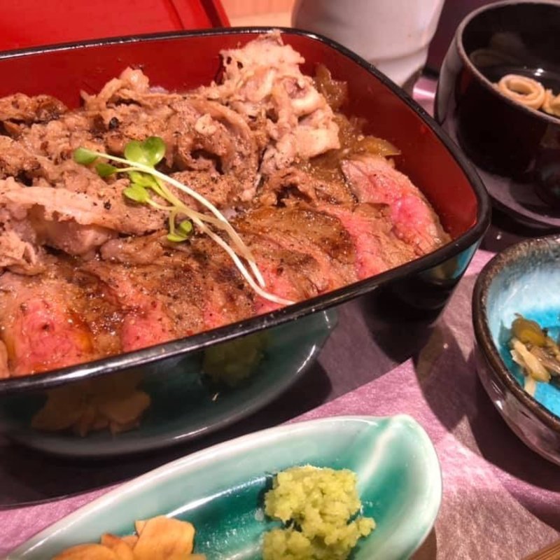 大阪ビフテキ重(ロマン亭　エキマルシェ大阪店)