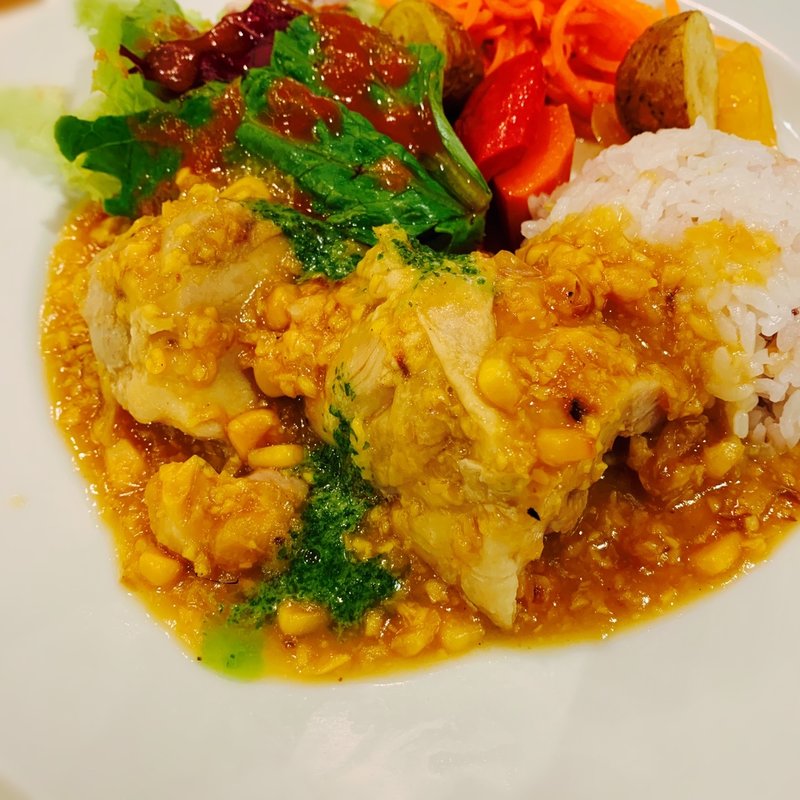 鶏もも肉のコーンクリーム煮ガーリックバター風味(ragout)