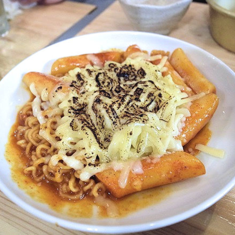 トッポギ＋チーズ(韓国居酒屋 わらぶきや)