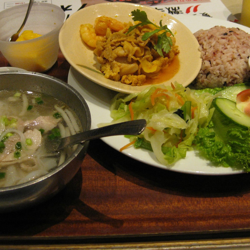 日替わり屋台定食(バインセオ サイゴン 有楽町店 )