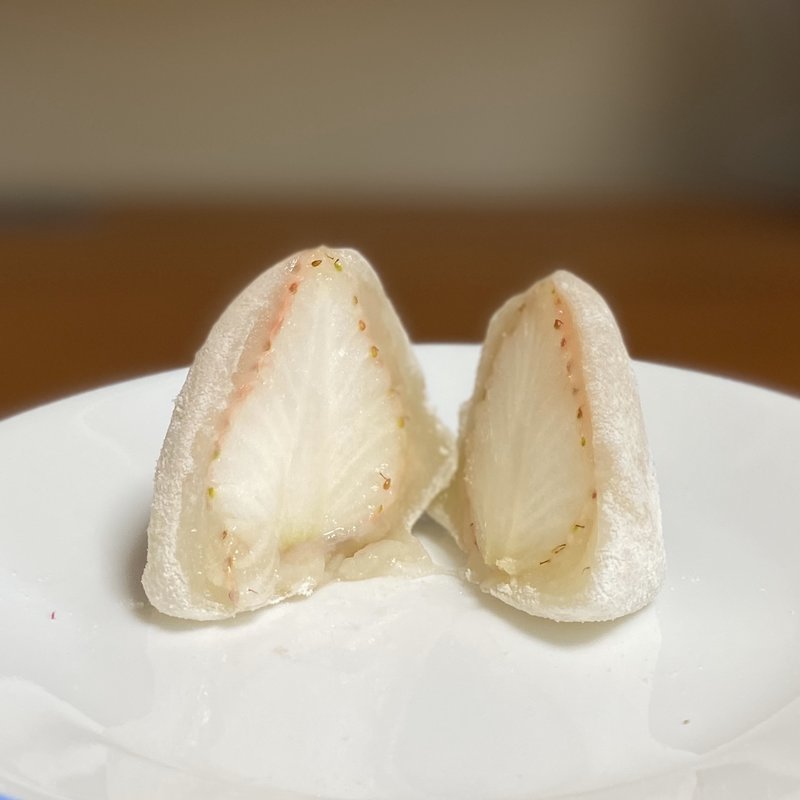 白い宝石(覚王山フルーツ大福 弁才天 大須店)