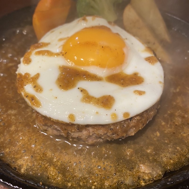 レギュラーハンバーグ 230g ＋目玉焼き(札幌牛亭 南池袋店 )