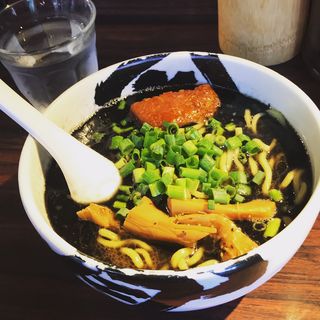 黒ら〜麺(麺屋武蔵 武骨 御徒町店)