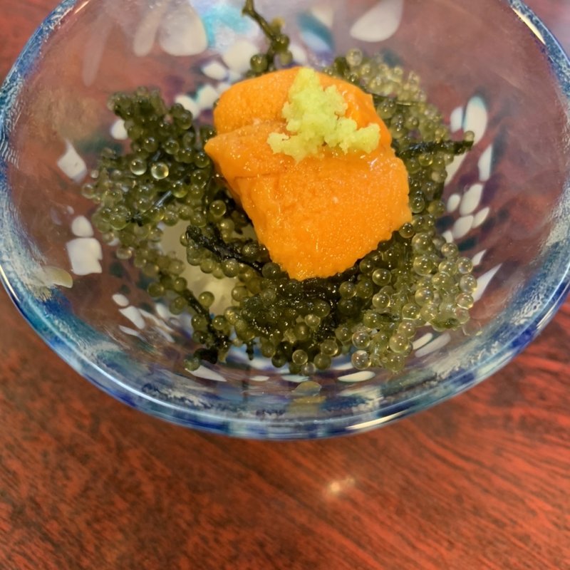 北海道生うにと沖縄の海ブドウのミニマム丼(十三 すし屋台 （すしやたい）)