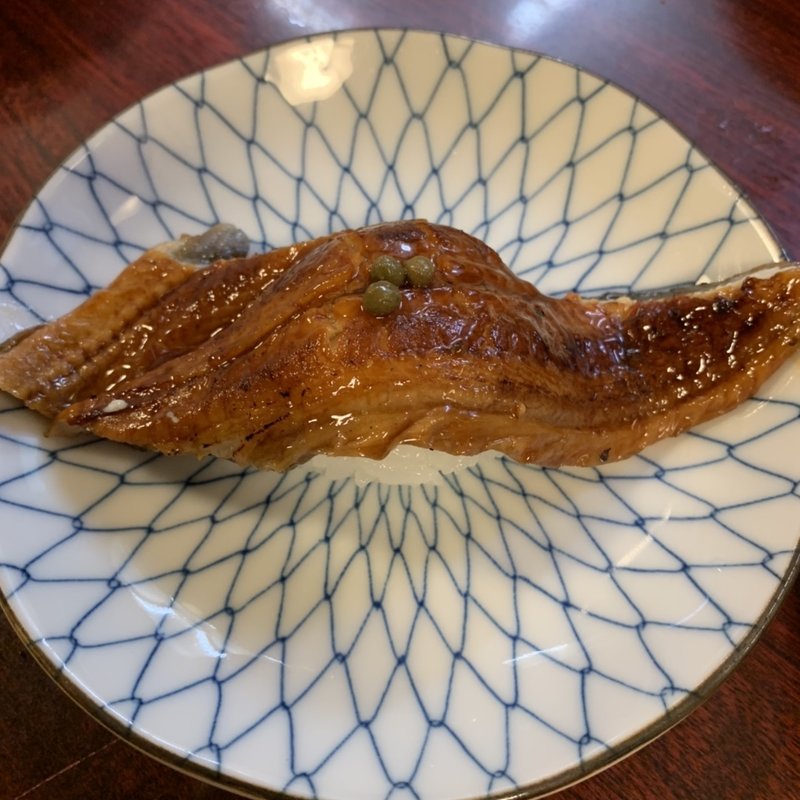 いつものサイズの2倍、炭火炙りうなぎ、実山椒添え(十三 すし屋台 （すしやたい）)