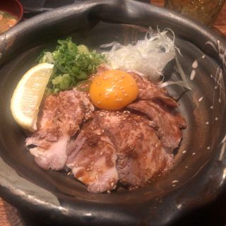イベリコ豚のローストポークたたき丼(まこ家 )