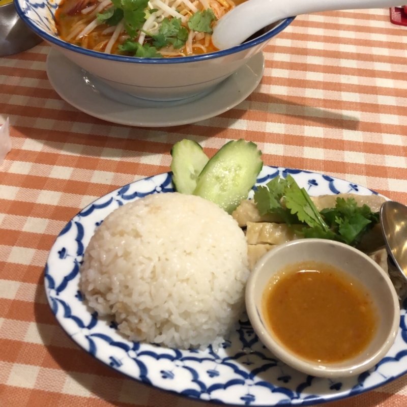 カオマンガイ(タイ屋台料理 ティーヌン 飯田橋ラムラ店)