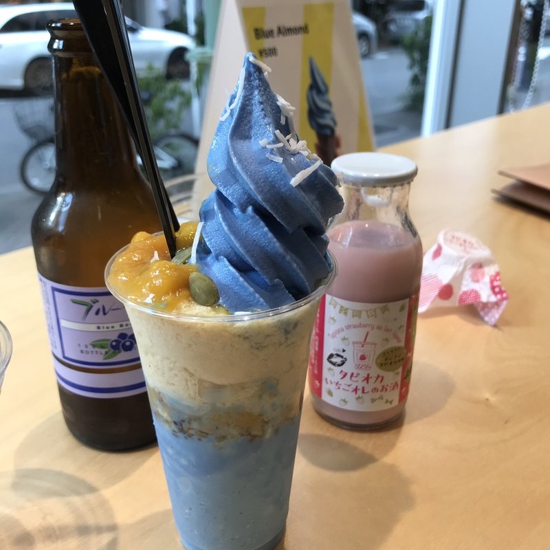 ブルーアーモンドのパフェ(ロフトフードラボ)