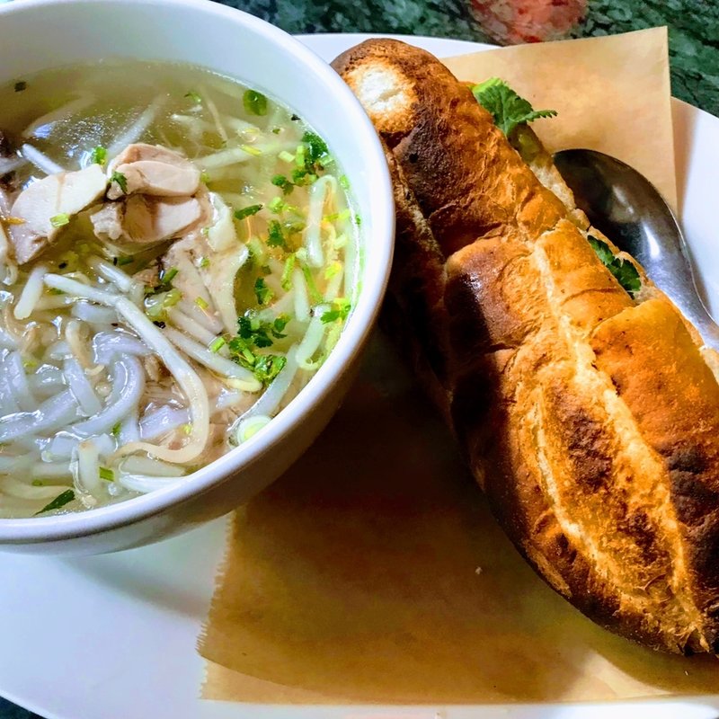 バインミーとフォー(ニャーベトナム 本店)