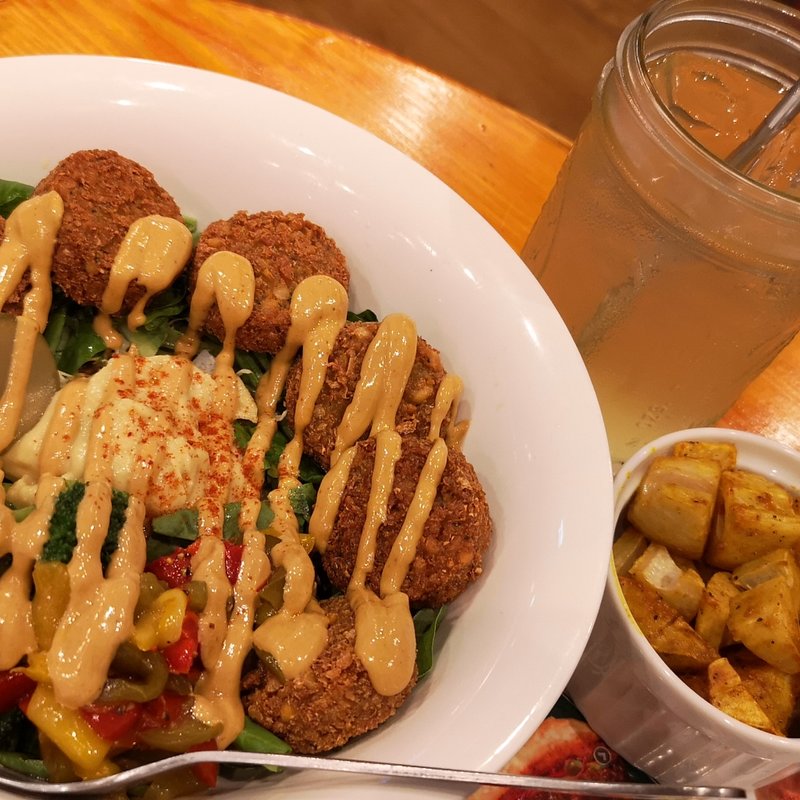 ほうじ茶と黒糖のあんみつ(茶茶の間 )