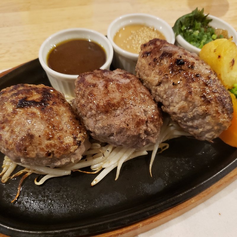 3種ハンバーグ(霜降りハンバーグとステーキの店　鉄重 町田店 )