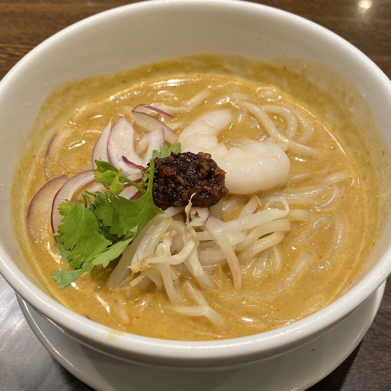 シンガポール風ココナッツミルクを効かせたラクサカレーラーメン(焼肉ダイニング ワンカルビ 尼崎七松店)