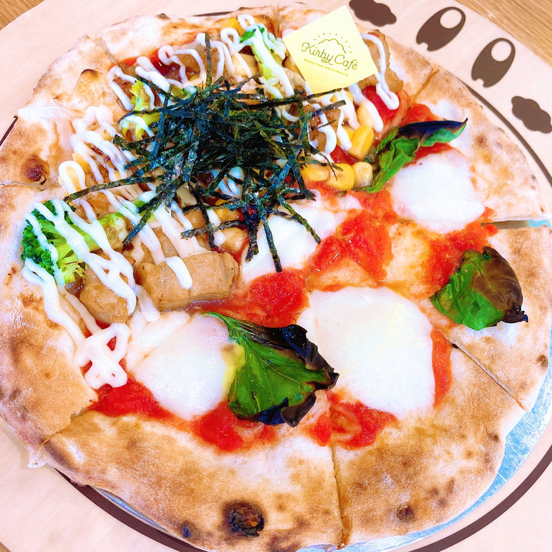 カービィカフェの本格窯焼きピッツァ 〜よくばりハーフ＆ハーフ〜(カービィカフェ TOKYO)