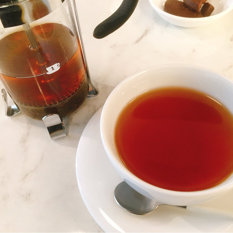 ホットティー(LIBERTÉ PÂTISSERIE BOULANGERIE 東京本店)