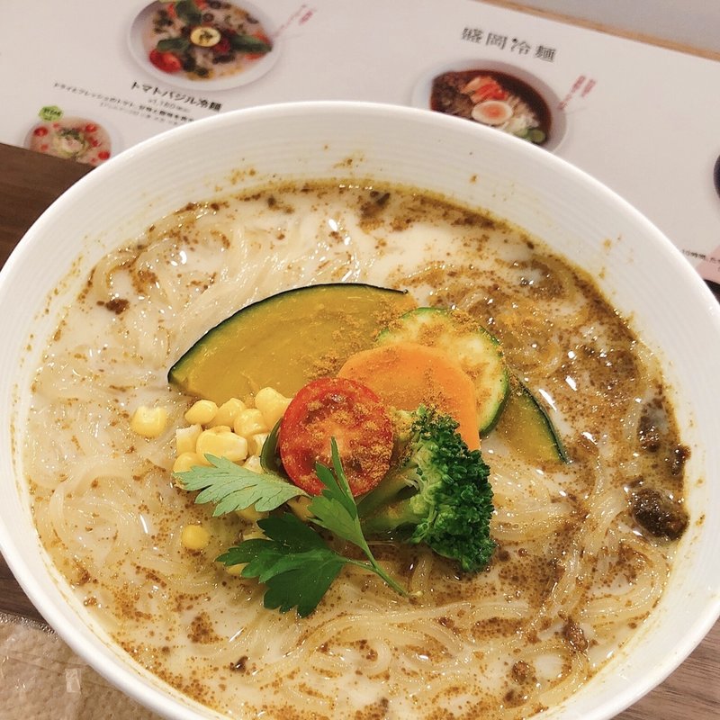 カレー冷麺(冷麺ダイニングつるしこ 自由が丘店)