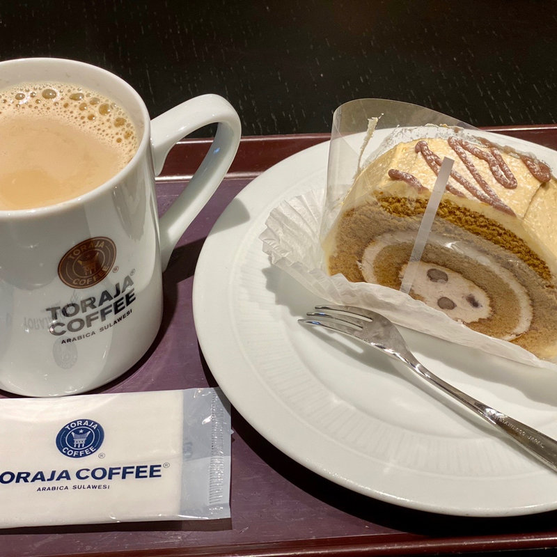 ケーキセット(トラジャコーヒー 京阪くずは駅ビル店)