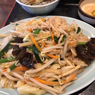 野菜炒め定食(中華料理 辰巳家)