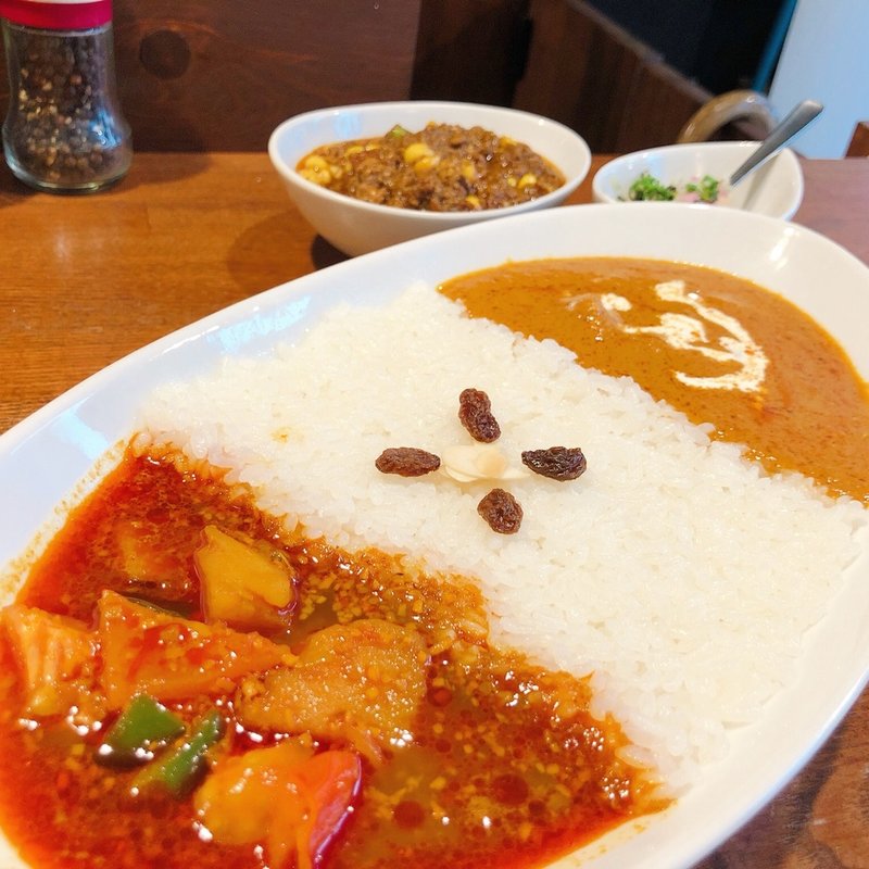 3コンビネーション（バターチキン、野菜、ドライ〕(VOVO中目黒駅前店)